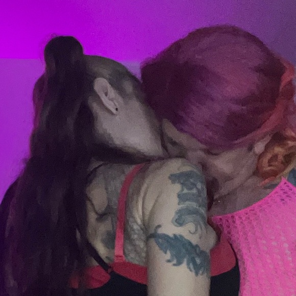 Meet your Posher, Joanne - Picture 1 of 1